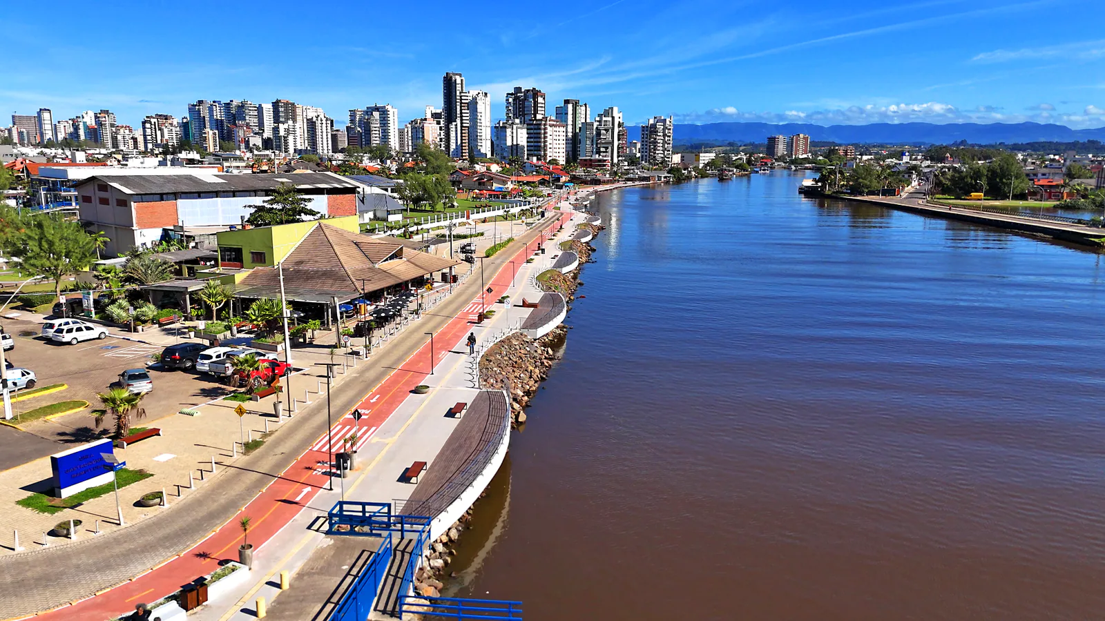 Passeio, ciclovia e restaurantes da Orla Gastronômica às margens do Rio Mampituba