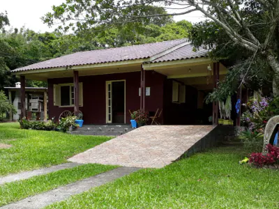 Café rural, casa de campo e experiências com o cultivo e os animais da propriedade.