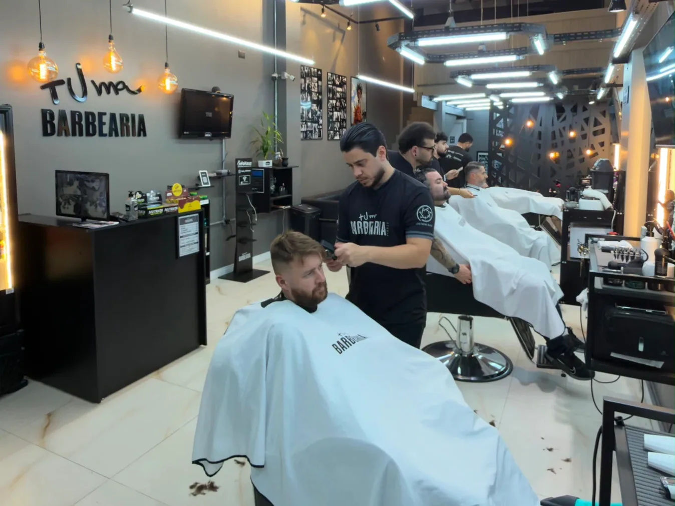 Mais Uma Barbearia